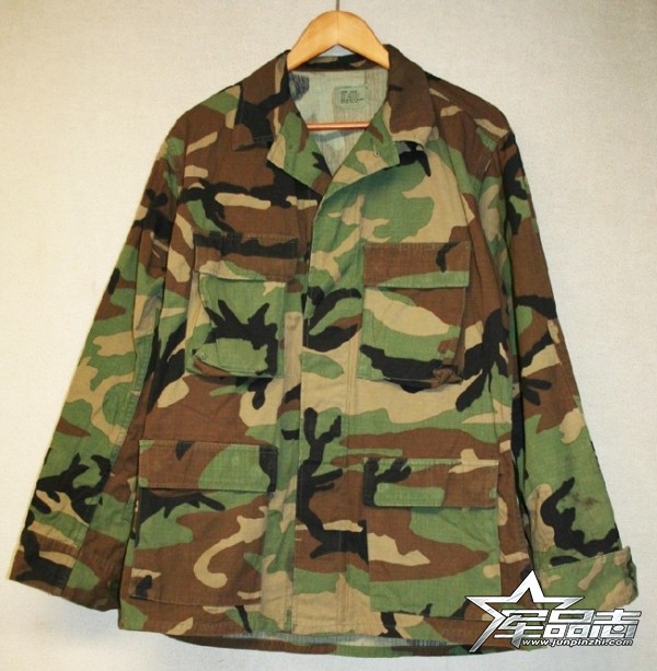 迷彩军服颜色与军种辨别——揭开军事服装的神秘面纱，迷彩军服揭秘，颜色与军种辨识指南——探寻军事服装背后的秘密