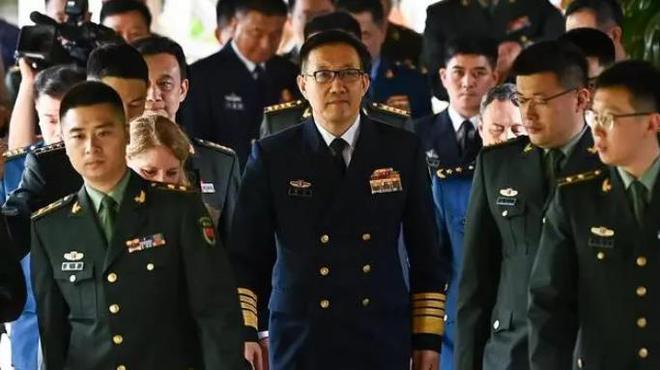 国防部长级别高，职责、地位与重要性分析，国防部长职责、地位与重要性分析，级别高的角色解读
