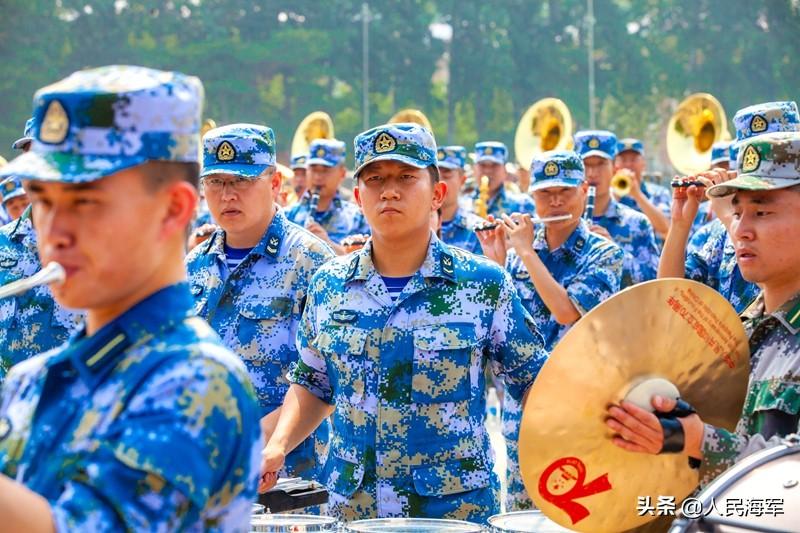 庆祝海军成立七十周年联合军乐盛典，荣耀与和平的交响，庆祝海军成立七十周年联合军乐盛典，荣耀交响，和平颂歌