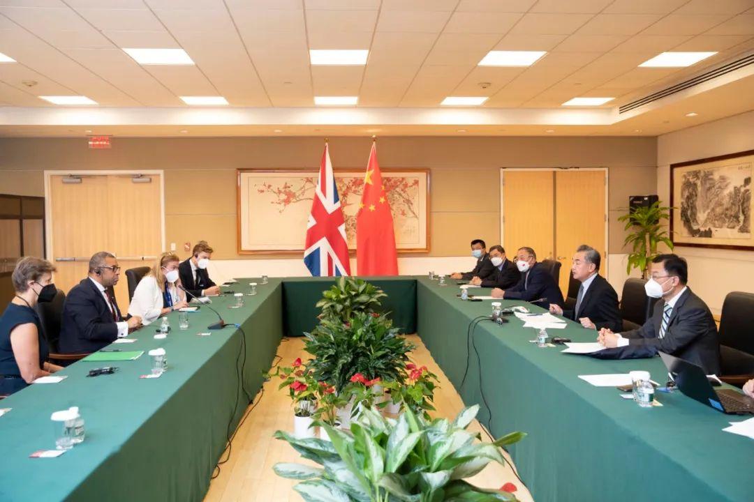 国际观察视角下的乌克兰危机外溢效应分析，国际视角下的乌克兰危机外溢效应深度解析