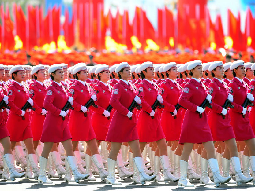 建国五十周年庆典女兵方队，荣耀与力量之展现，建国五十周年庆典女兵方队，荣耀与力量的璀璨瞬间