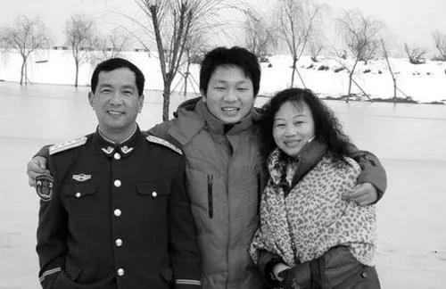 丁晓兵儿子丁陶涛的成长故事，丁陶涛的成长故事，从丁晓兵儿子的视角看成长之路