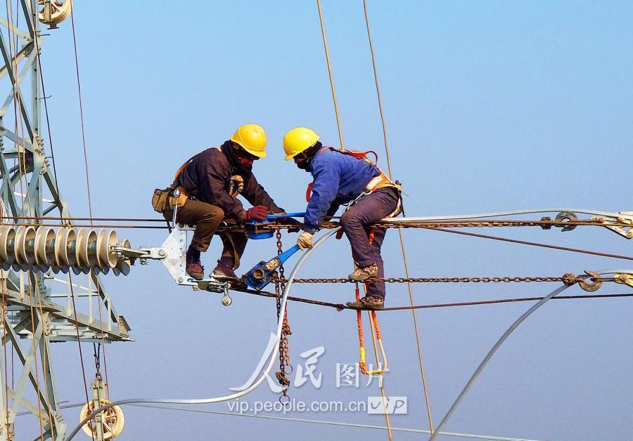 空十五军军长文东的简历与卓越成就，空十五军军长文东的生平与卓越成就回顾