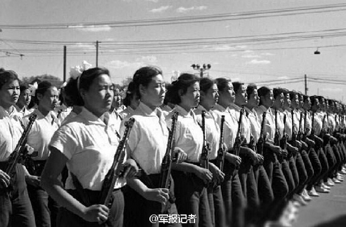 90年代中国女兵方队，时代的风采与力量的象征，90年代中国女兵方队，时代风采与力量的永恒象征