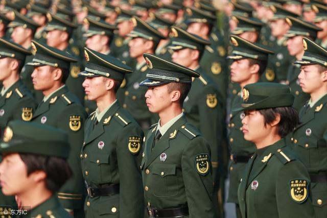 现役武警春秋常服图片，展现威武之师的英姿，现役武警春秋常服展示，威武之师的荣耀风采图片