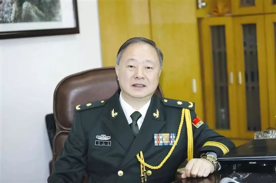 董震少将简历——一位杰出的军事领袖，董震少将简历，杰出军事领袖的荣耀之路