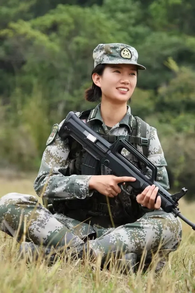 女兵特战连雪山战鹰，英勇无畏的巾帼传奇，雪山战鹰，女兵特战连的英勇巾帼传奇