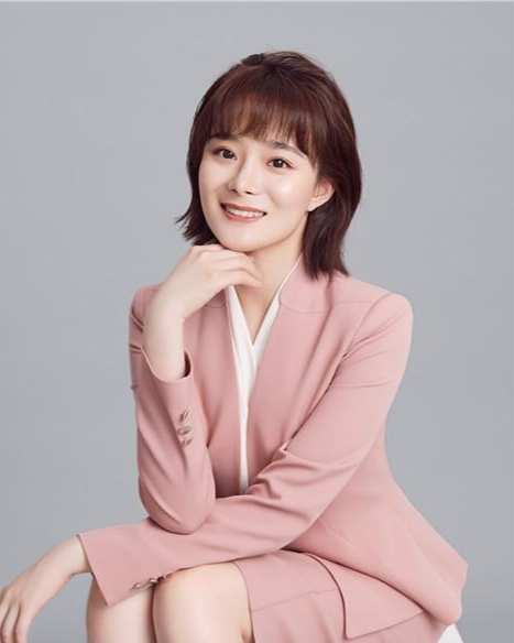 山东军事频道女主持人，闪耀的军事新闻之星，山东军事频道女主持人，军事新闻界的璀璨明星