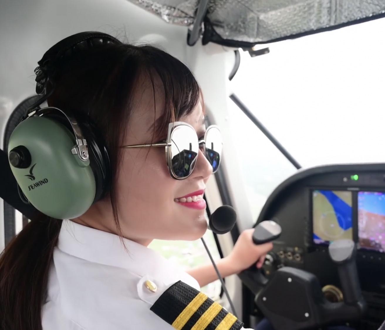 中国空军飞行员学校，培育蓝天雄鹰的摇篮，中国空军飞行员学校，蓝天雄鹰的培育摇篮