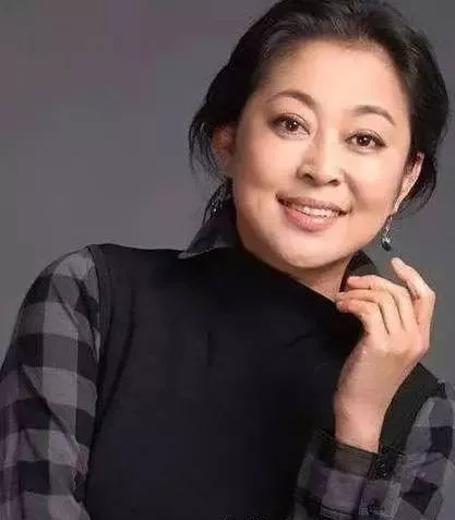 央视七套女主持人名单及其魅力展现，央视七套女主持人名单及她们的魅力风采