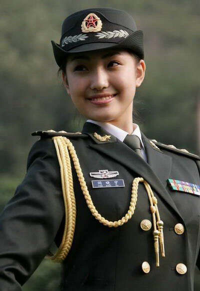 女式军装大全图片，时尚与力量的完美结合，女式军装大全图片，时尚与力量的绝美融合风采