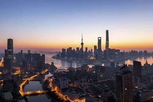 国际观察下的上海，繁荣都市的崛起与挑战，国际视角下的上海，繁荣都市的崛起与面临的挑战