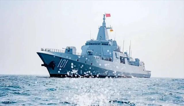 中国海军055型驱逐舰显威，大连舰成功拦截菲律宾海警船，中国海军055型驱逐舰显威，大连舰拦截菲律宾海警船成功