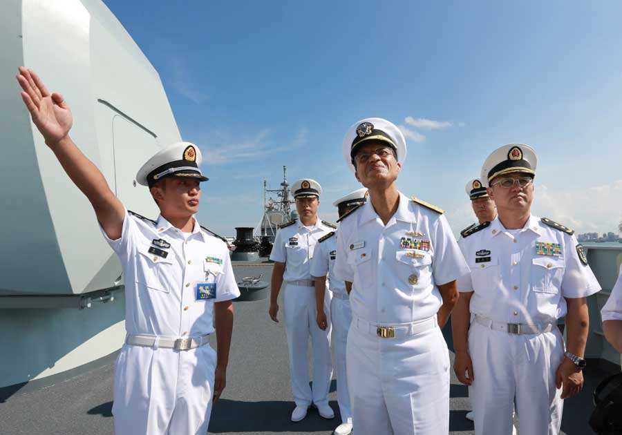 辽宁舰舰长军衔与工资，海军精英的荣耀与担当，辽宁舰舰长军衔与工资，海军精英的荣誉与责任之路