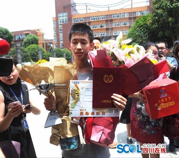 成都空军飞行学院，培育英勇无畏的蓝天卫士，成都空军飞行学院，培育蓝天卫士的摇篮