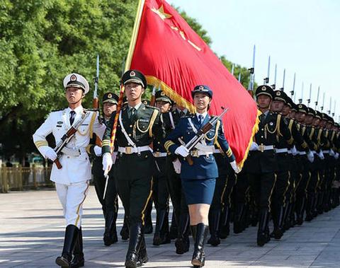 三军仪仗队高清图片展示，荣耀与力量的象征（共40张），三军仪仗队荣耀瞬间，高清图片展示，力量与荣耀的象征（共40张美图）