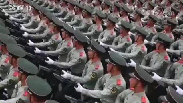 阅兵仪式上走过天安门的正步步伐，深度解析与背后故事，阅兵仪式上正步走过天安门，深度解析背后的故事与历程