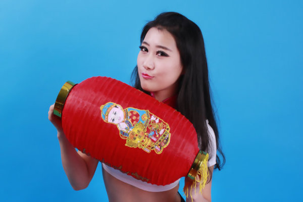王中王白小姐四肖选一，命运之轮的秘密与智慧之选，命运之轮的秘密与智慧之选，王中王白小姐四肖选一揭秘