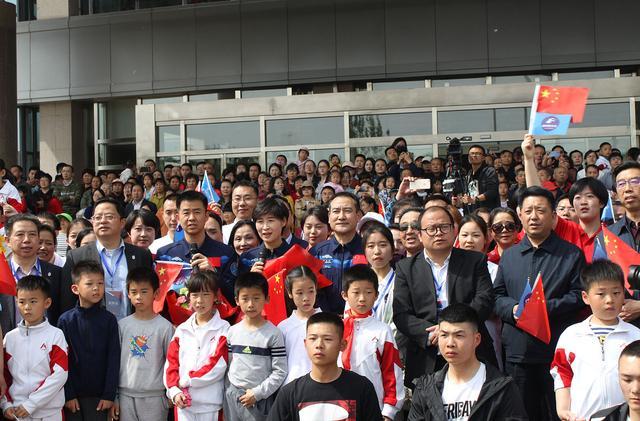 空军招飞政审的难度与挑战，深入了解与应对之策，空军招飞政审难度与挑战详解，应对之策与深入了解