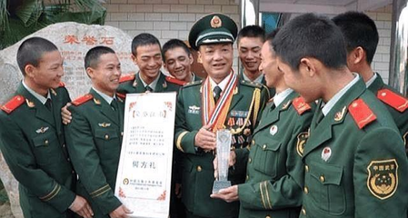 十个一等功可以当将军吗？——对荣誉与职务晋升的探讨，荣誉与职务晋升，十个一等功能否铸就将军之路？