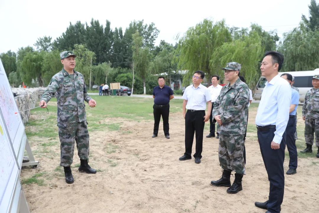李本涛军分区司令员，英勇忠诚的军事指挥家，李本涛，军分区司令员的英勇指挥风采