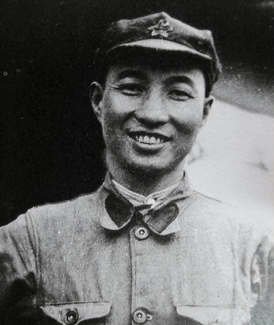 现任总参谋部部长，引领军事战略转型，铸就国防新篇章，现任总参谋部部长引领军事战略转型，铸就国防新篇章