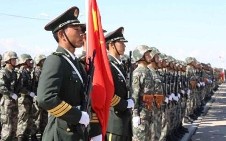 中国阅兵在外国的震撼展现，中国阅兵盛况震撼海外观众