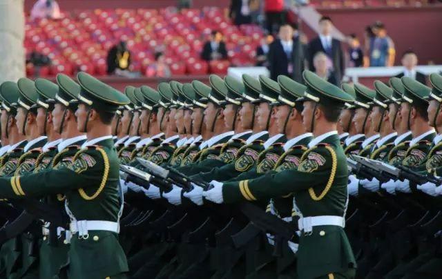 盛大的阅兵盛典，回顾与展望——纪念中国2015年阅兵仪式，纪念中国2015年阅兵仪式，盛大的阅兵盛典回顾与展望