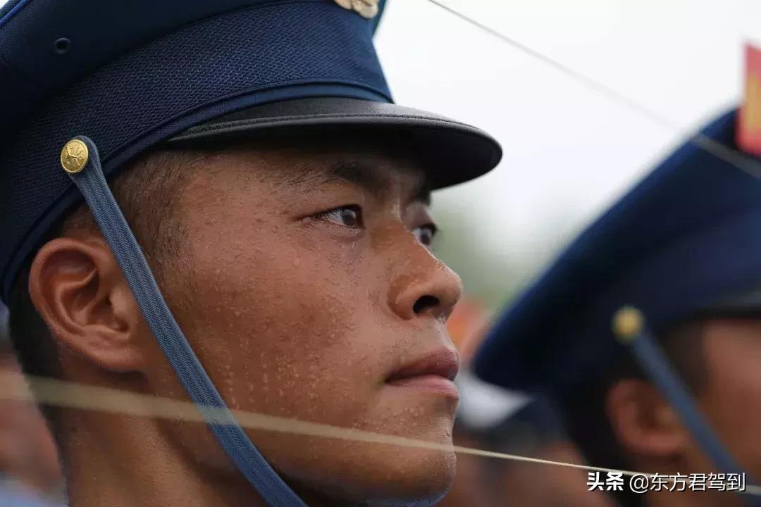 阅兵观后感——致敬新时代的英雄力量，阅兵观后感，致敬新时代的英雄力量，展现国家力量与荣耀风采