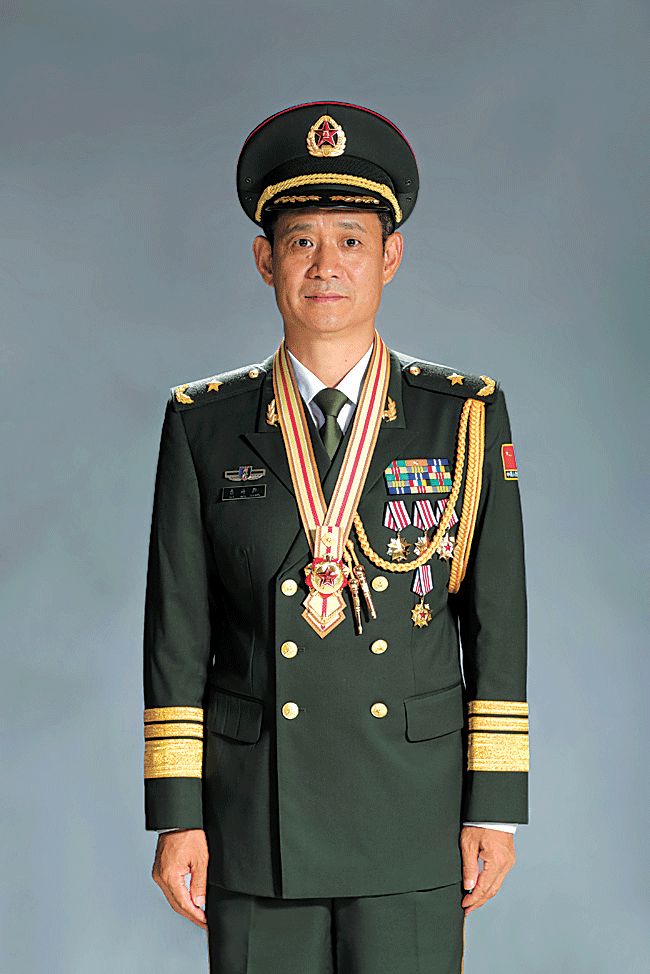 解放军勇士勋章，荣誉的象征与时代的见证，解放军勇士勋章，荣誉与时代的象征