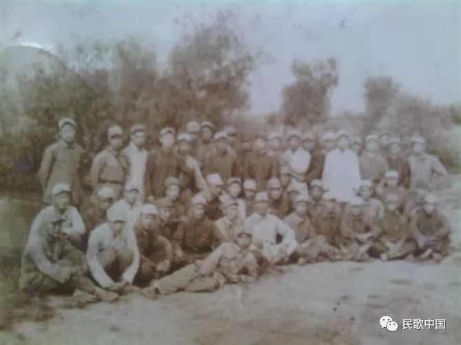 中华人民志愿军歌词作者——伟大的文化战士与时代英雄，中华人民志愿军歌词作者，时代英雄与文化战士的杰出代表
