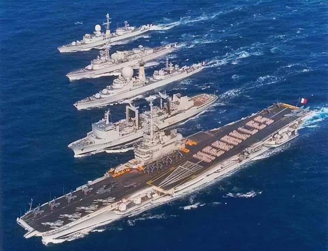 航空母舰传奇，青少年军事爱好培养之路，航空母舰传奇，青少年军事爱好培养之路探索