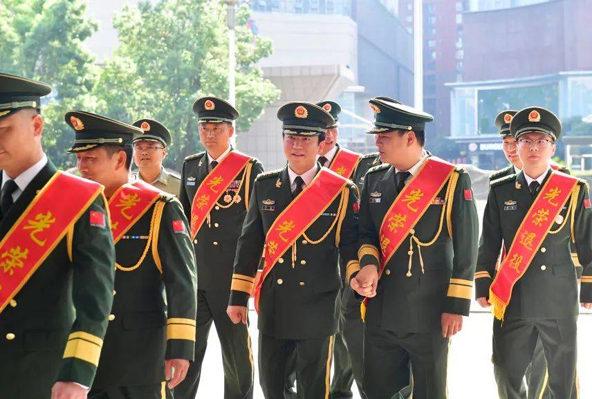 探索未来，2024年武警服装的创新与发展，探索未来，武警服装创新与发展展望至2024年