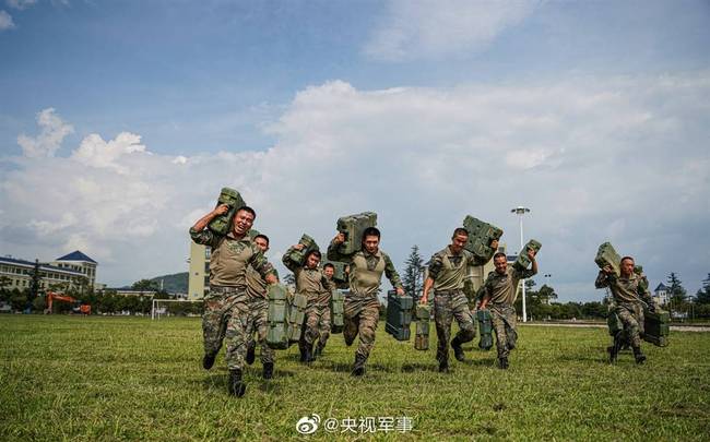 星空迷彩与地图，探索未知的宇宙之美，星空迷彩与地图，探索宇宙未知之美