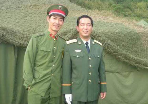 丁晓兵将军与儿子丁陶，两代军人的荣耀与传承，两代军人的荣耀传承，丁晓兵将军与儿子丁陶的故事