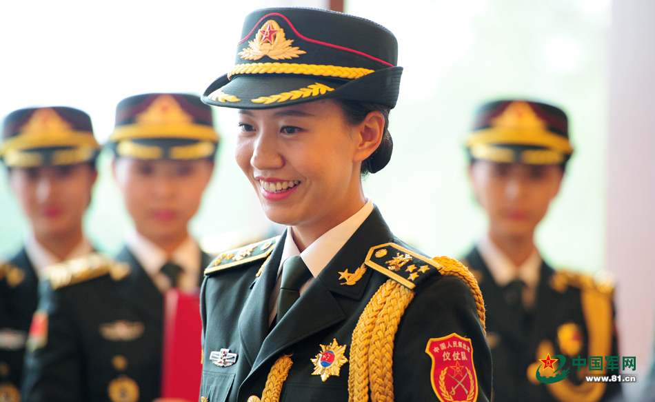 巾帼女兵图片，展现女性力量与荣耀的象征，女性力量展现，巾帼女兵图片——荣耀与力量的象征