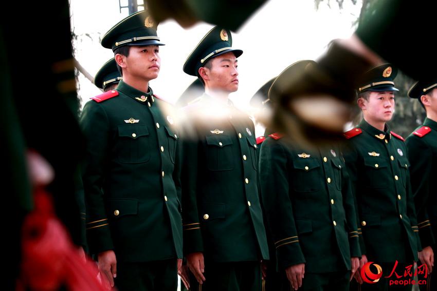 武警新兵服装，荣耀与责任的象征，武警新兵服装，荣耀与责任的标志