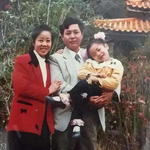 肖思明，一位引领时代的杰出人物，肖思明，时代引领者的杰出风采