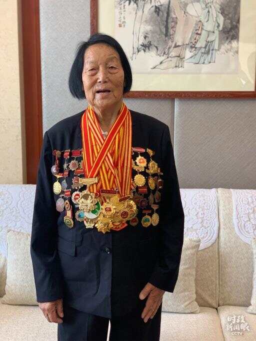 致敬解放勋章获得者，荣耀与担当的象征，致敬解放勋章获得者，荣耀担当的象征