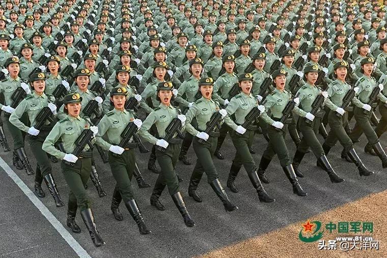中国女兵的荣誉与梦想,中国女兵的荣誉与梦想,巾帼英雄展风采