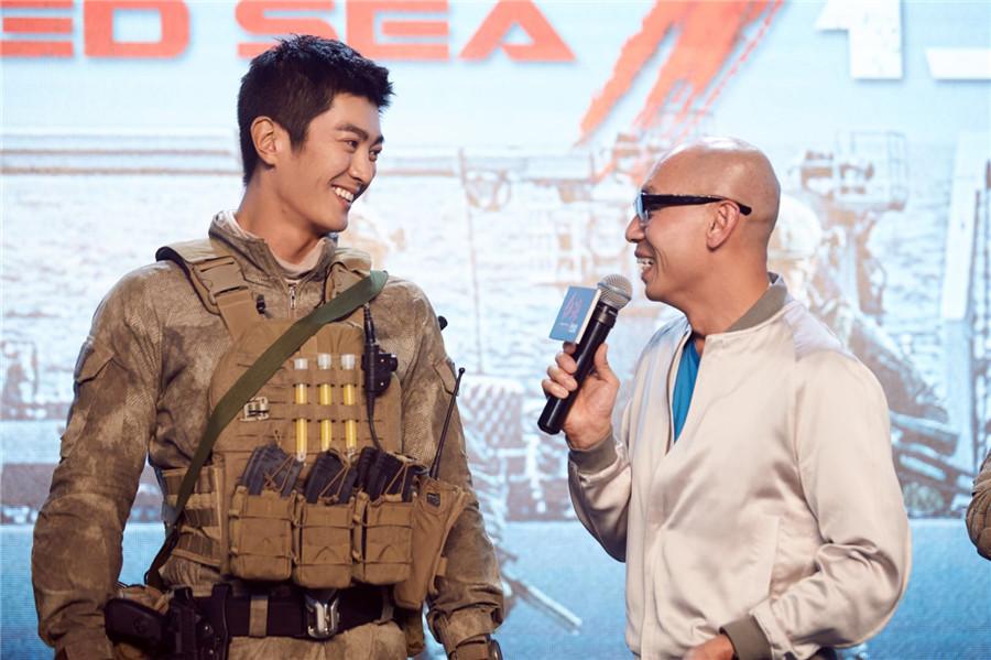 蛟龙突击队,执行撤侨任务的英勇之旅,蛟龙突击队撤侨任务英勇之旅