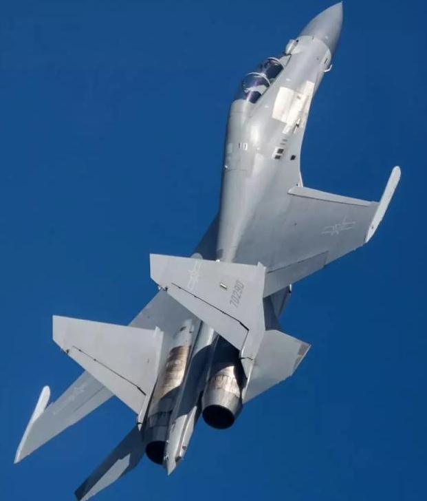 歼-16战斗机与苏-30,技术传承与创新之路,歼-16与苏-30,技术传承与创新之旅