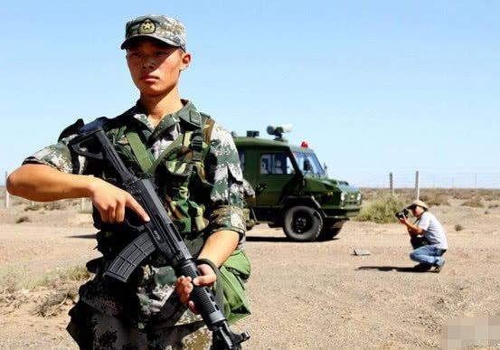 中国军人照片大全图片，英勇无畏，忠诚担当，中国军人英勇无畏，忠诚担当，照片大全图片展示