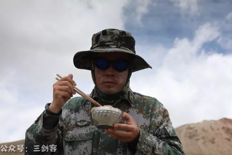 中国军人照片大全图片,英勇无畏,忠诚担当,中国军人英勇无畏,忠诚担当,照片大全图片展示