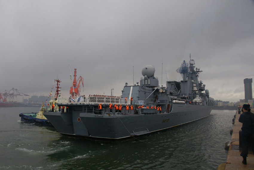 瓦良格巡洋舰图片，历史、现状与展望，瓦良格巡洋舰，历史、现状与未来展望的图片解析