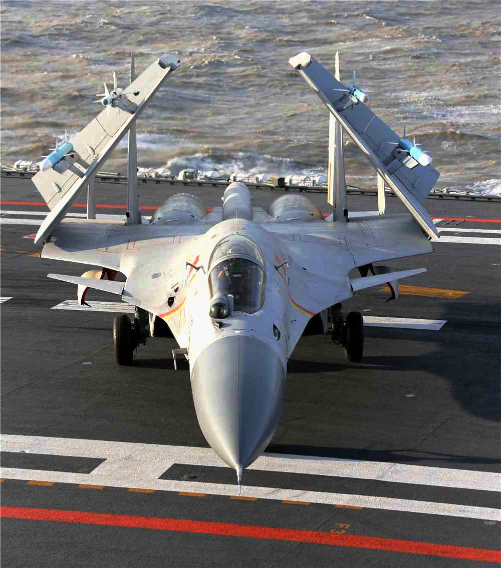 歼-15,神秘之翼的另一种称呼,歼-15,神秘之翼的称号揭秘