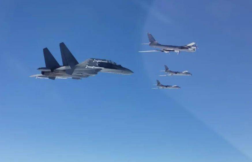 歼-16护航的优势与挑战,深度解析,歼-16护航的深度解析,优势与挑战探讨