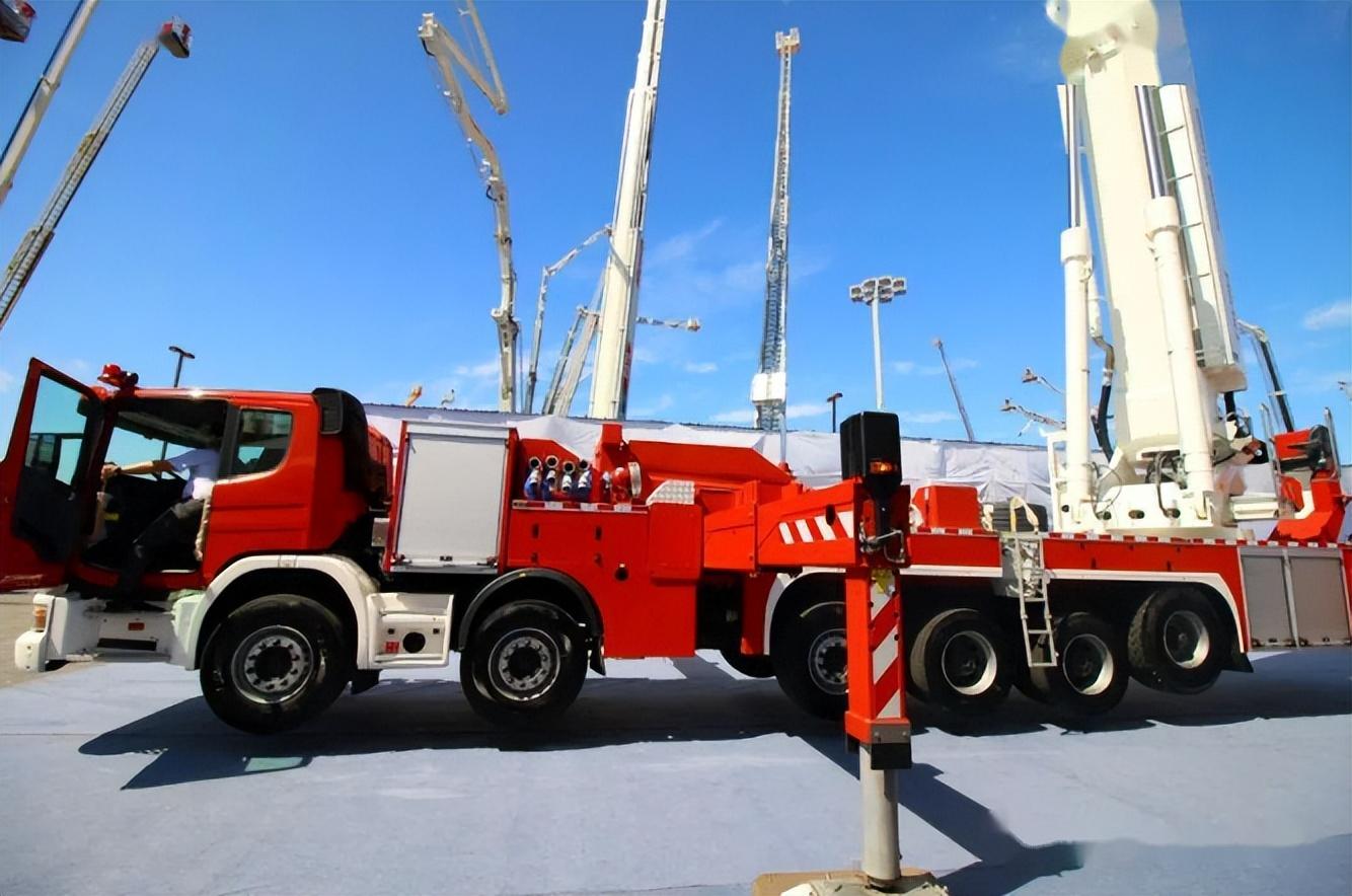 航母下水仪式为什么喷水，航母下水仪式喷水揭秘