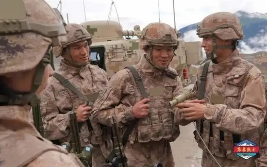 星空迷彩与漫画的奇妙交融,星空迷彩与漫画的梦幻交融