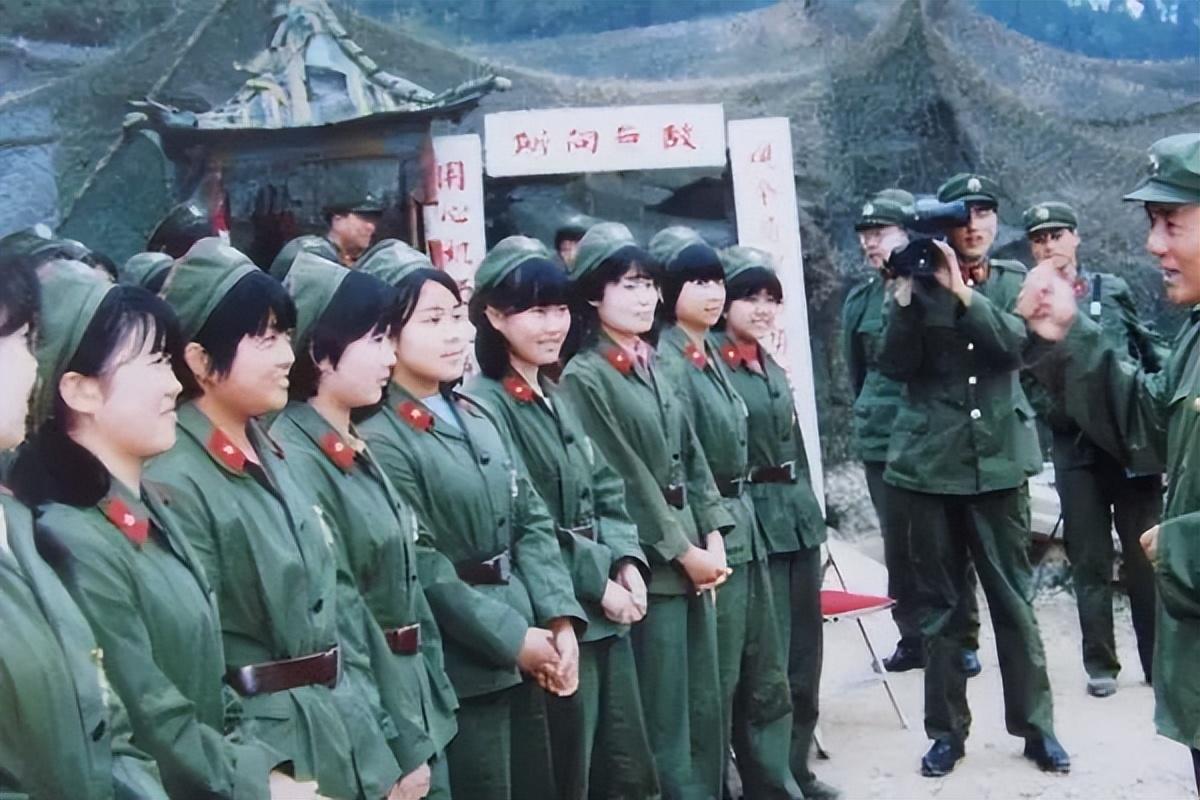 中国女兵照片大全高清,展现铿锵玫瑰的英勇风采,中国女兵高清照片大全,铿锵玫瑰的英勇风采展示